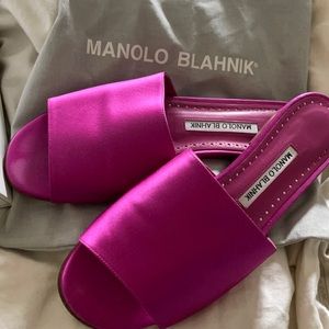 💕💕! MANOLA BLAHNIK Sandals